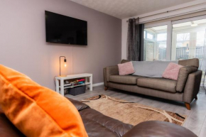 Stridingedge - 3 Bedroom 5 beds Sleeps 6 Ideal For Contractors